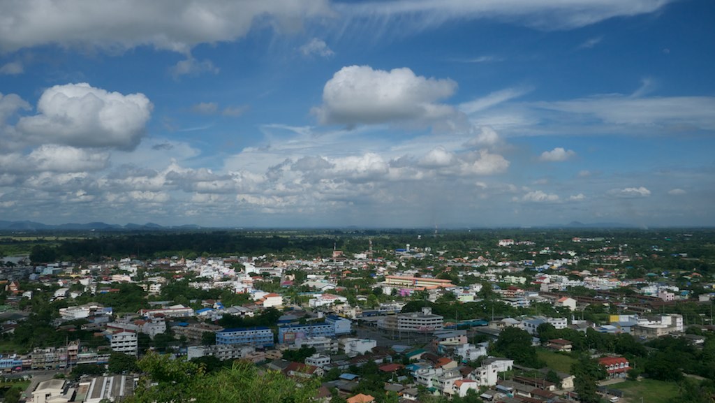 A view over Uthai Thani from the top of the mountain.
